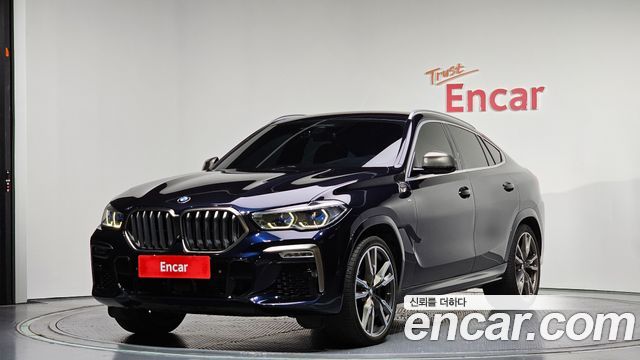 BMW X6 M50i