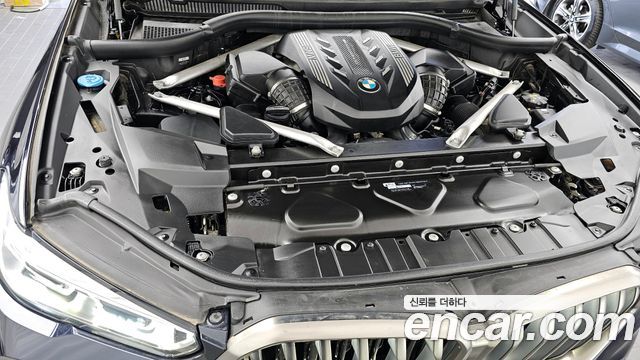 BMW X6 M50i