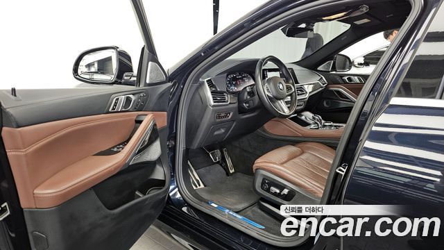 BMW X6 M50i
