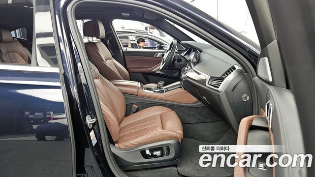 BMW X6 M50i