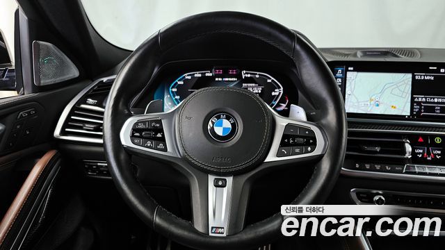 BMW X6 M50i