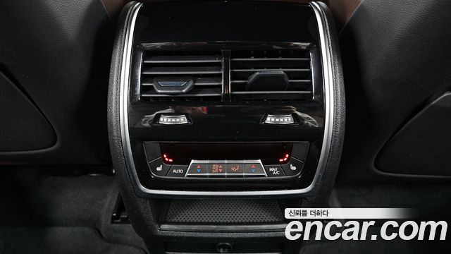 BMW X6 M50i