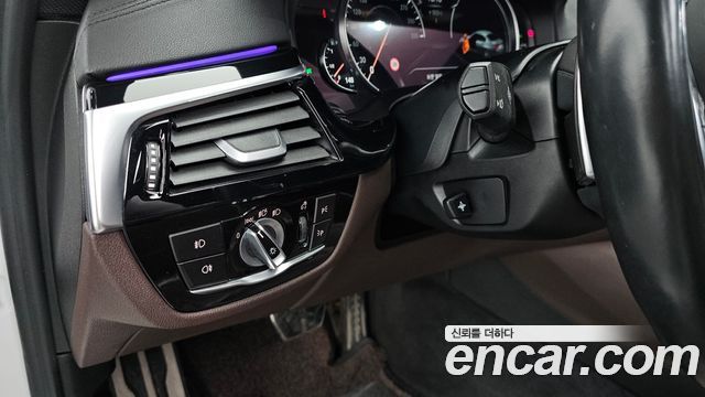 BMW 5-Series 530i M Sport Package Plus
