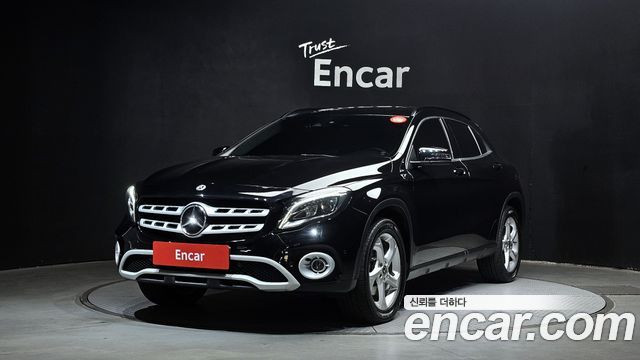 Mercedes-Benz GLA-Class GLA220