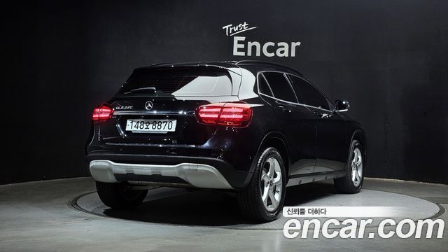 Mercedes-Benz GLA-Class GLA220