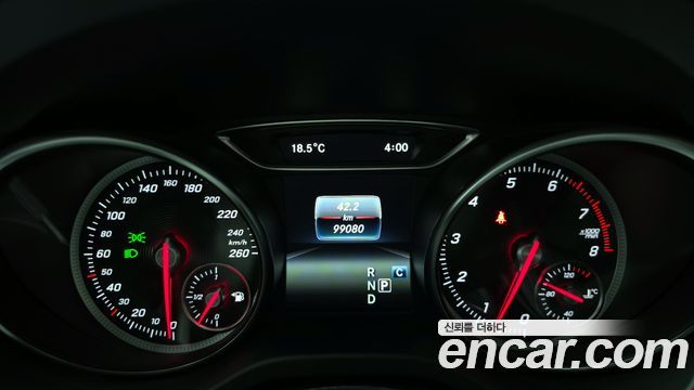 Mercedes-Benz GLA-Class GLA220
