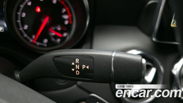 Mercedes-Benz GLA-Class GLA220