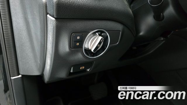 Mercedes-Benz GLA-Class GLA220