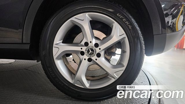 Mercedes-Benz GLA-Class GLA220