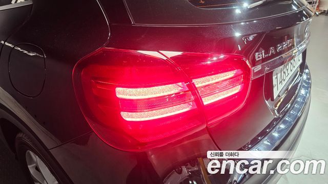 Mercedes-Benz GLA-Class GLA220