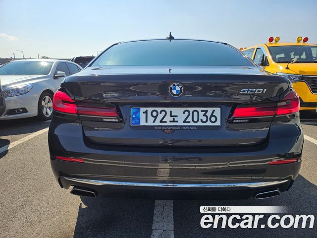 BMW 5-Series 520i Luxury