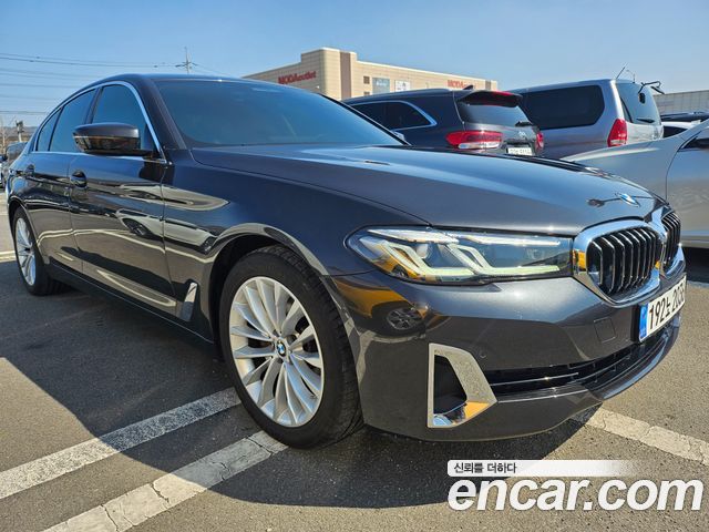 BMW 5-Series 520i Luxury