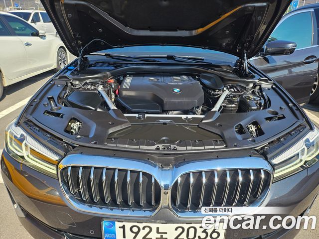 BMW 5-Series 520i Luxury