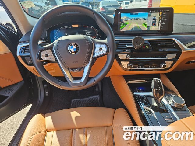 BMW 5-Series 520i Luxury