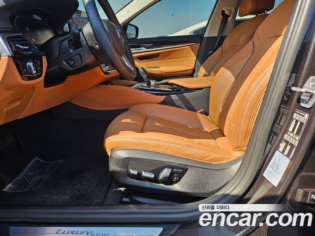 BMW 5-Series 520i Luxury