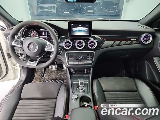 Mercedes-Benz GLA-Class GLA45 AMG 4MATIC