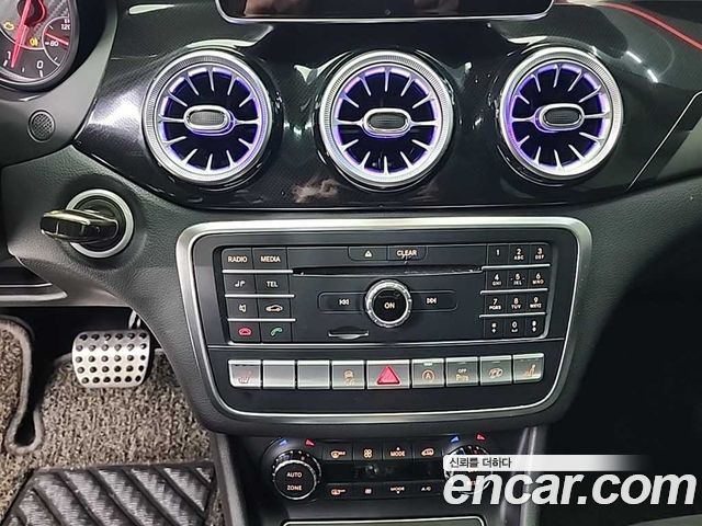 Mercedes-Benz GLA-Class GLA45 AMG 4MATIC