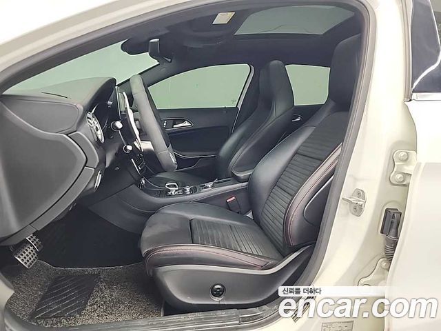 Mercedes-Benz GLA-Class GLA45 AMG 4MATIC