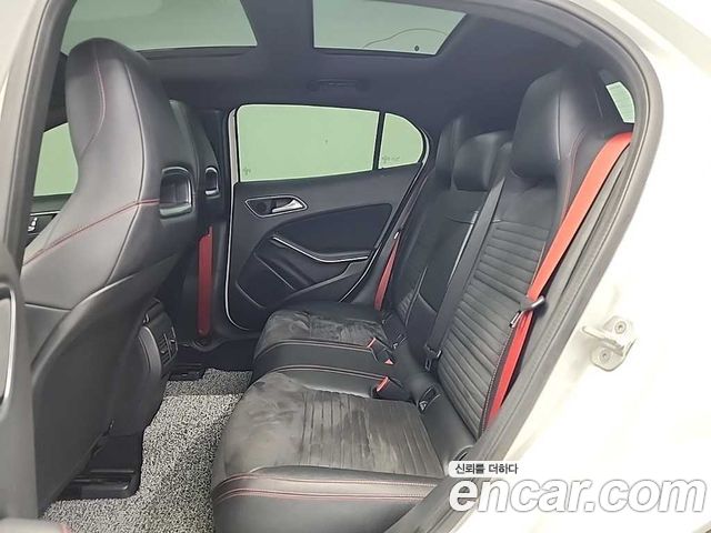 Mercedes-Benz GLA-Class GLA45 AMG 4MATIC