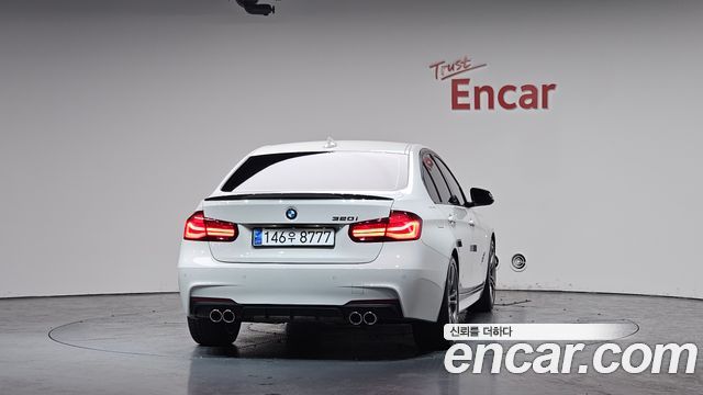 BMW 3-Series 320i M Sport Shadow