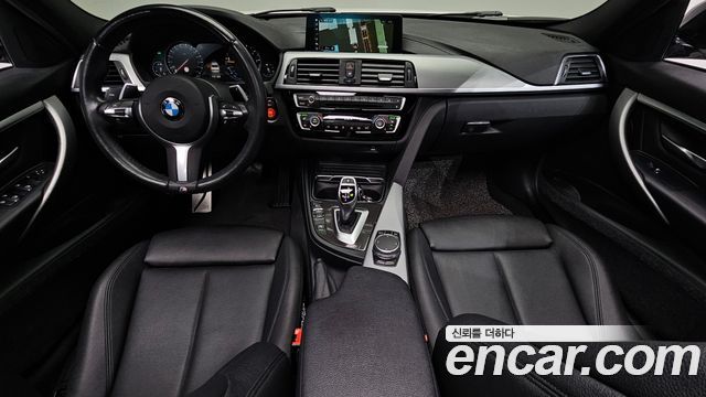 BMW 3-Series 320i M Sport Shadow