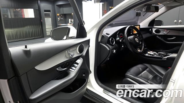 Mercedes-Benz GLC-Class GLC220 d 4MATIC