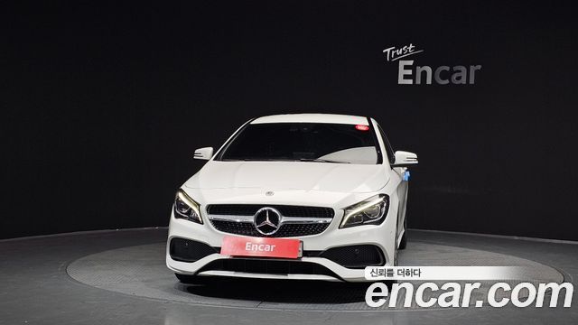 Mercedes-Benz CLA-Class CLA220 AMG Line