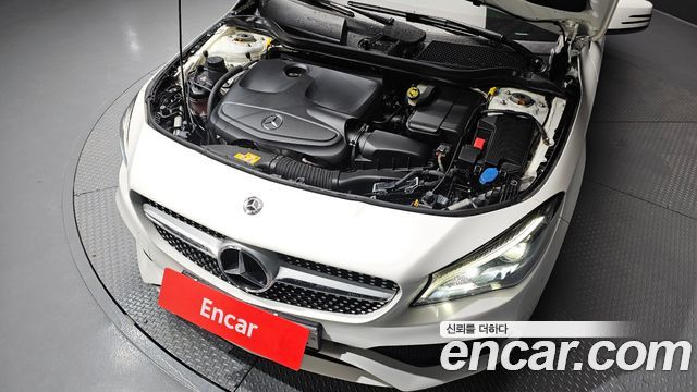 Mercedes-Benz CLA-Class CLA220 AMG Line
