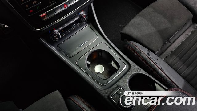 Mercedes-Benz CLA-Class CLA220 AMG Line