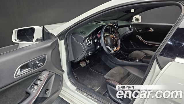 Mercedes-Benz CLA-Class CLA220 AMG Line