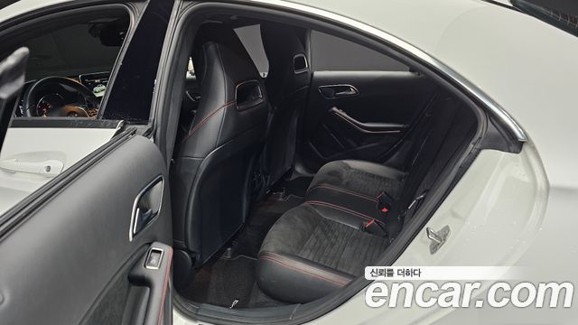 Mercedes-Benz CLA-Class CLA220 AMG Line