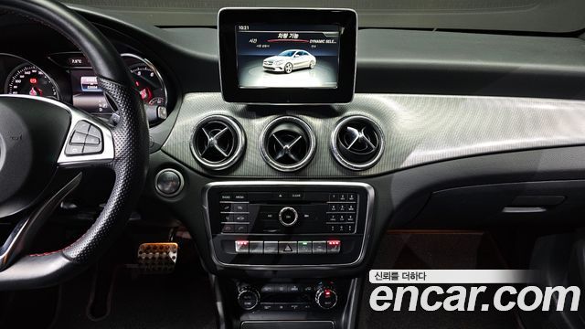 Mercedes-Benz CLA-Class CLA220 AMG Line