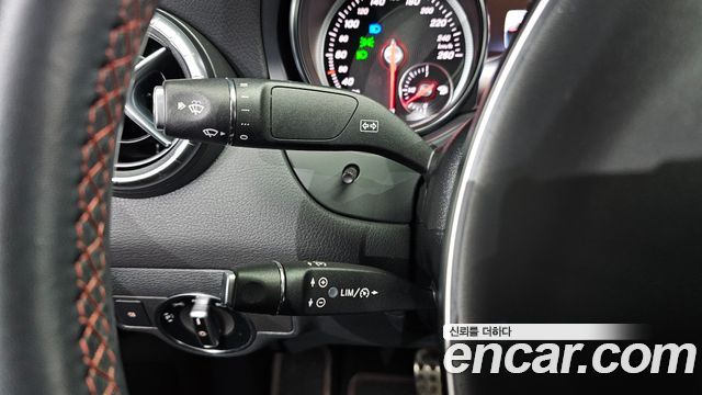 Mercedes-Benz CLA-Class CLA220 AMG Line