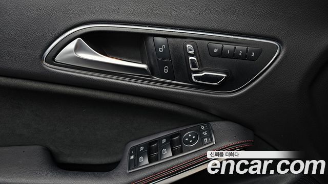 Mercedes-Benz CLA-Class CLA220 AMG Line