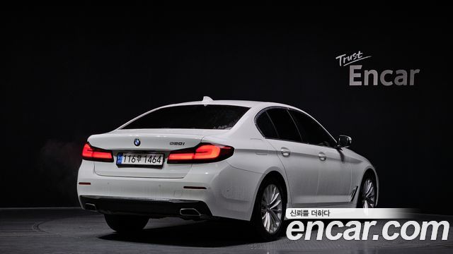 BMW 5-Series 520i Luxury