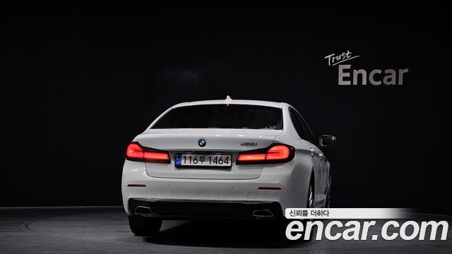 BMW 5-Series 520i Luxury