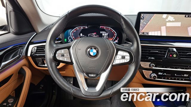 BMW 5-Series 520i Luxury