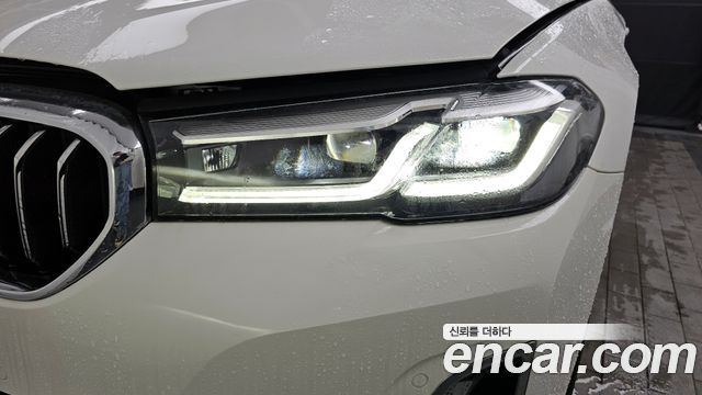 BMW 5-Series 520i Luxury