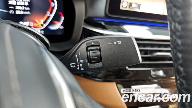 BMW 5-Series 520i Luxury