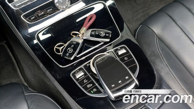 Mercedes-Benz E-Class E220d Exclusive