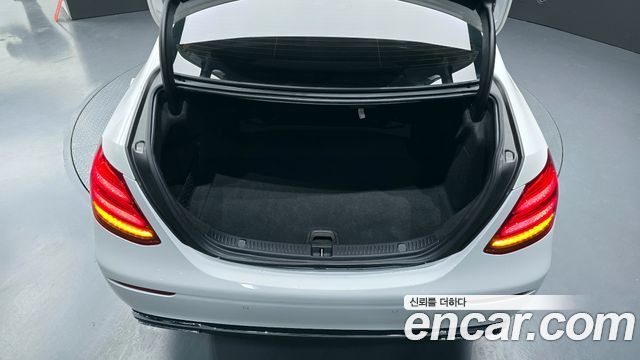 Mercedes-Benz E-Class E220d Exclusive
