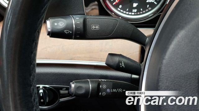 Mercedes-Benz E-Class E220d Exclusive