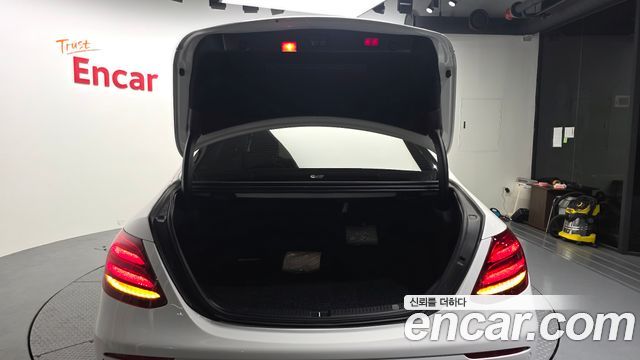 Mercedes-Benz E-Class E220d 4MATIC Exclusive