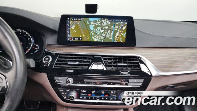 BMW 5-Series 530i M Sport Package Plus