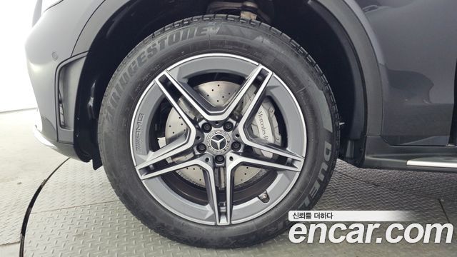 Mercedes-Benz GLC-Class GLC300e 4MATIC