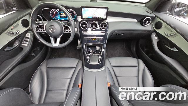 Mercedes-Benz GLC-Class GLC300e 4MATIC