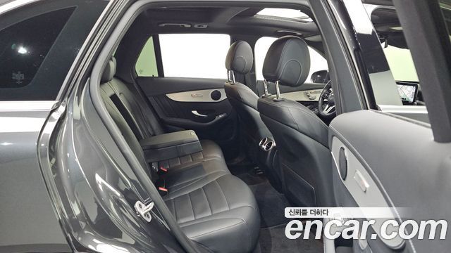 Mercedes-Benz GLC-Class GLC300e 4MATIC