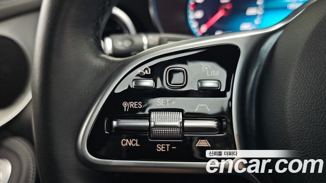 Mercedes-Benz GLC-Class GLC300e 4MATIC