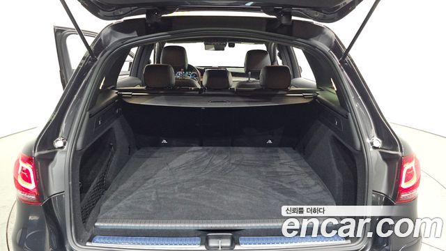 Mercedes-Benz GLC-Class GLC300e 4MATIC
