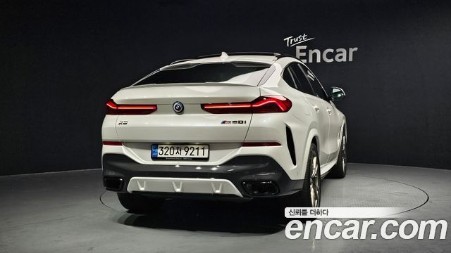 BMW X6 M50i